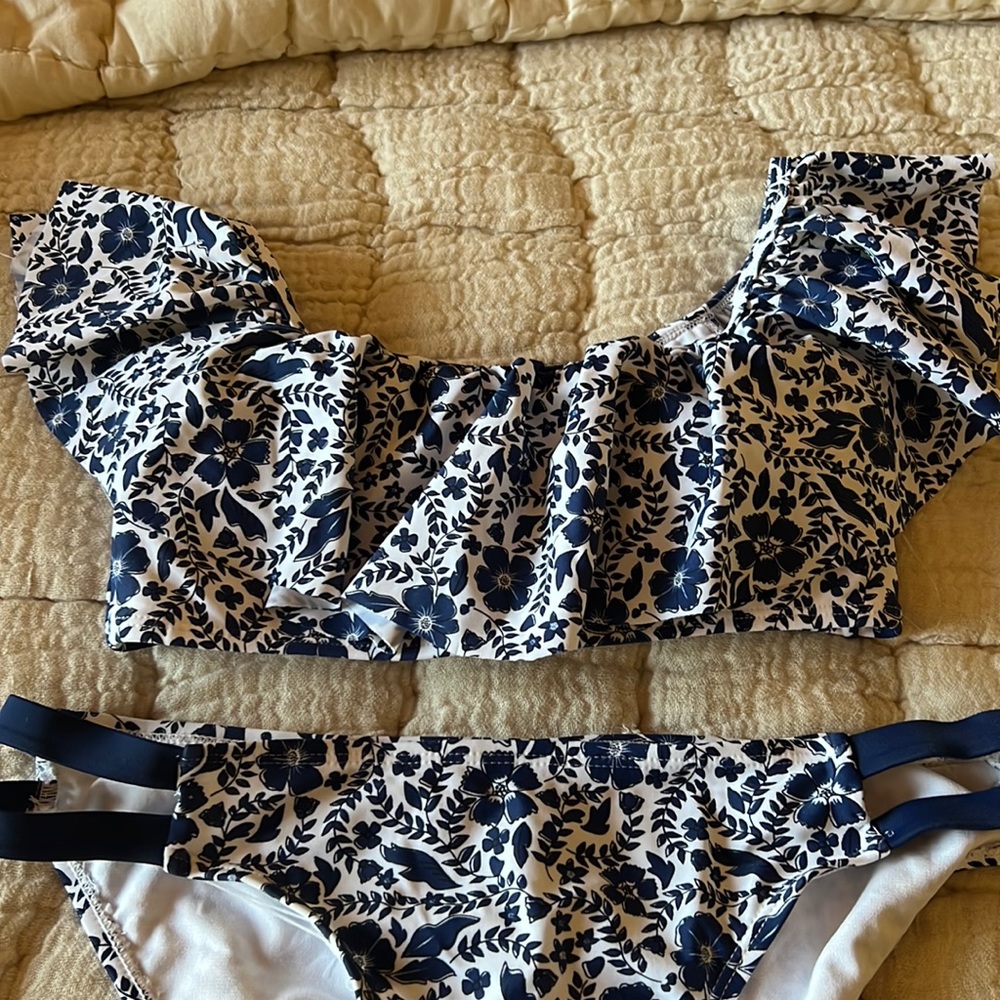 Brand new Kensie swimsuit off shoulder style never worn brand new with tags